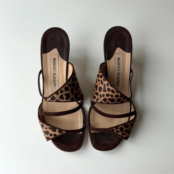Manolo Blahnik Shoes - Manolo Blahnik Vintage Kitten Heel